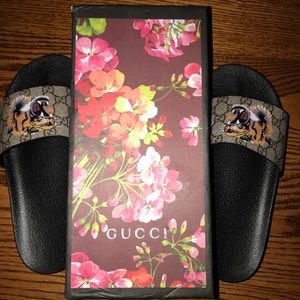 Gucci Supreme Tiger Slides Sandals Size US size 10